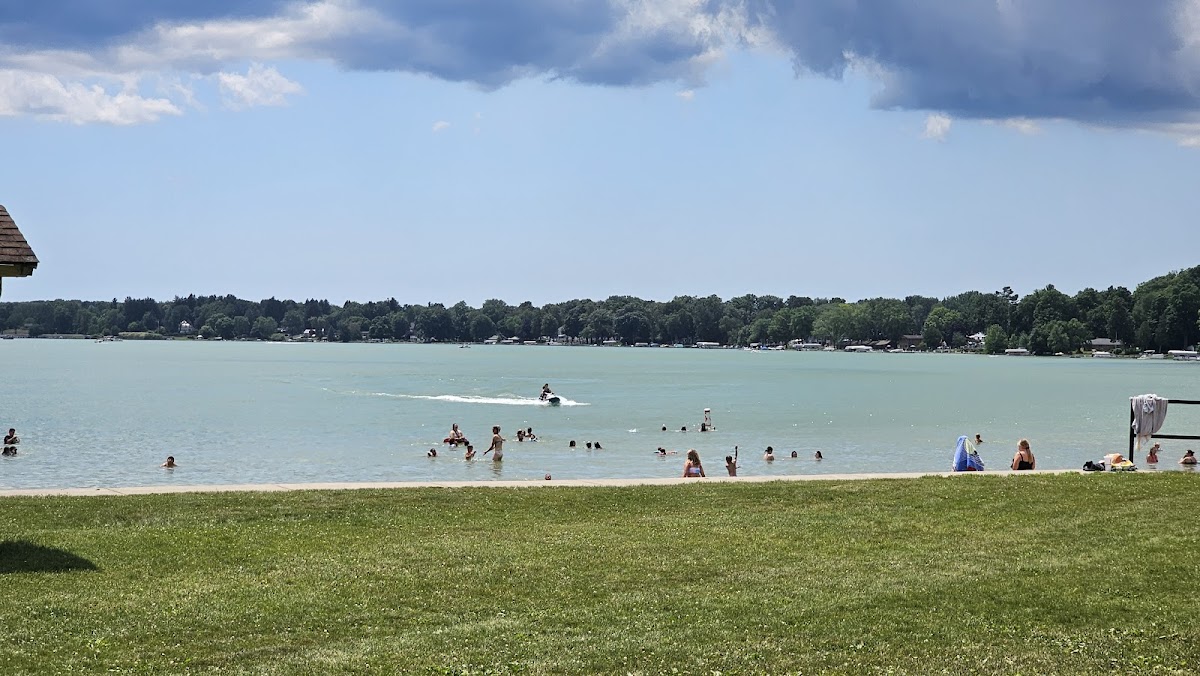 Lake Side Swirl